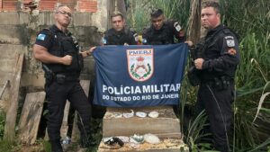 Ação da policia Militar no bairro Marechal Castelo Branco, em Itaperuna prende grande quantidade de droga.