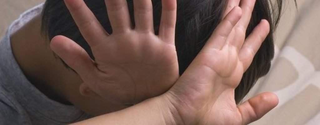 criança-mals-tratos